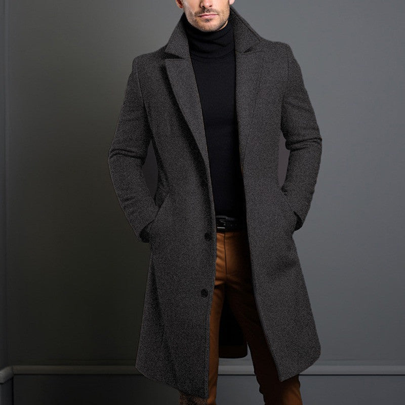 Gabardina de hombre de largo medio, ideal para otoño e invierno.