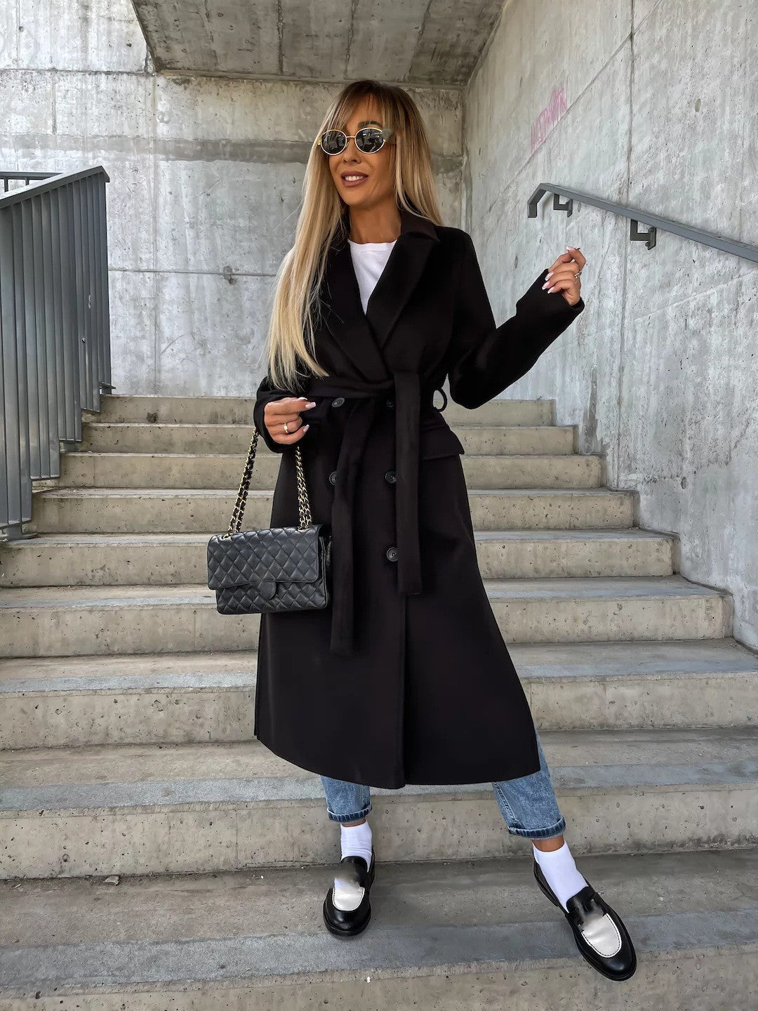 Chaqueta cruzada con solapa y cinturón, estilo casual de invierno, manga larga, con botones